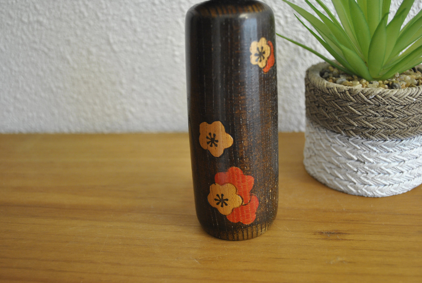 Vintage Sosaku kokeshi made by Isamu Yamakawa (1928-)