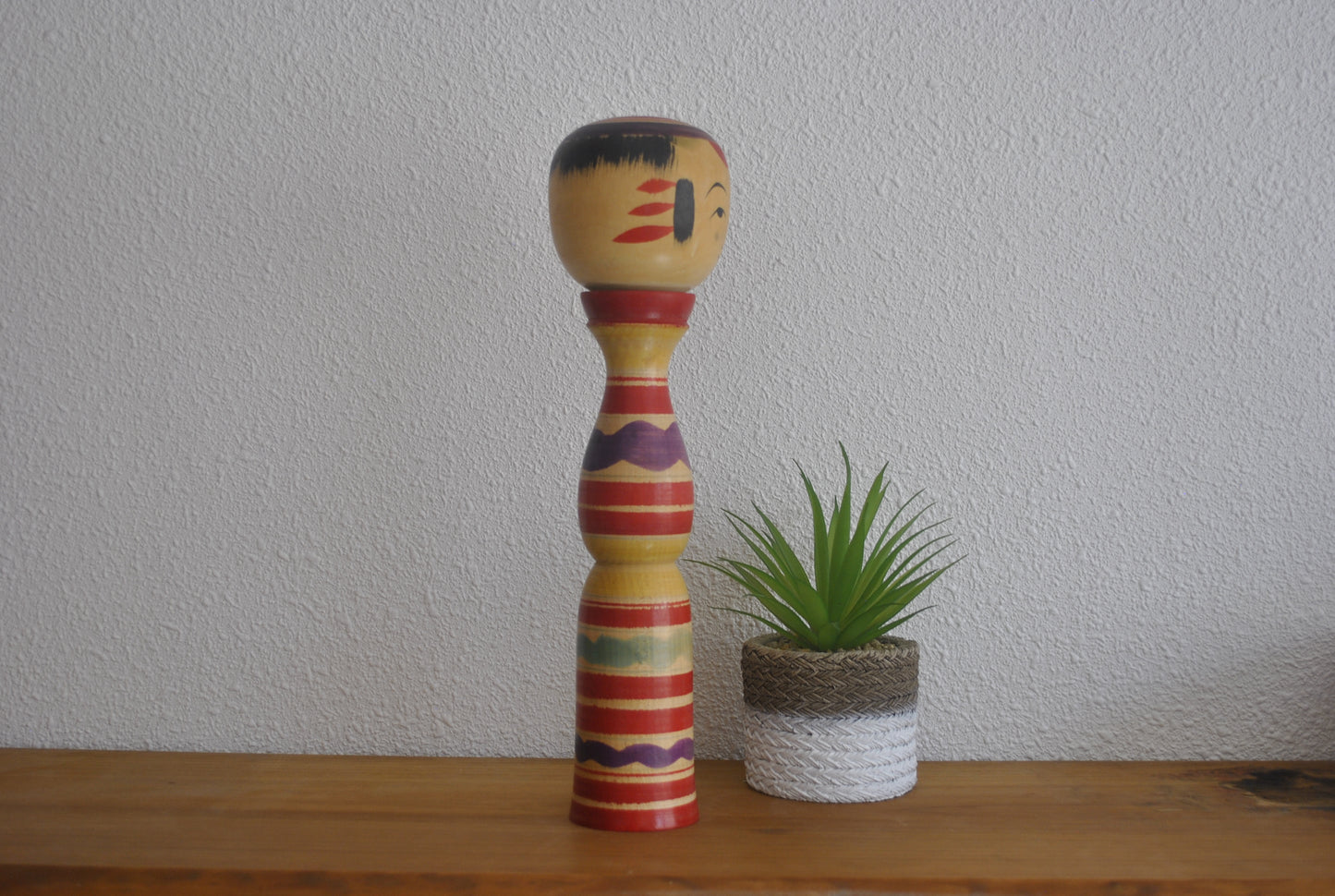 Vintage traditional Yajiro kokeshi by Kokubu Eiichi (1932-2014)